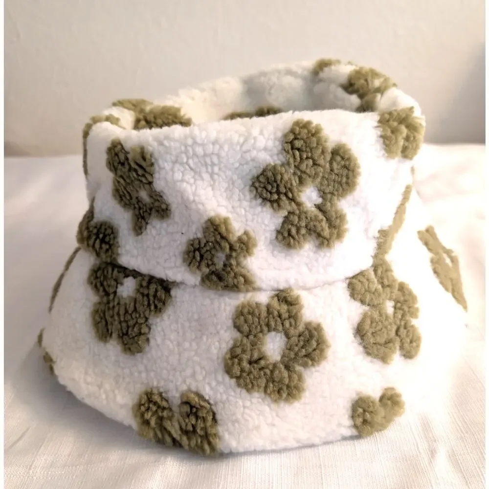 Fadivo New York White & Green Floral Sherpa Bucket Hat